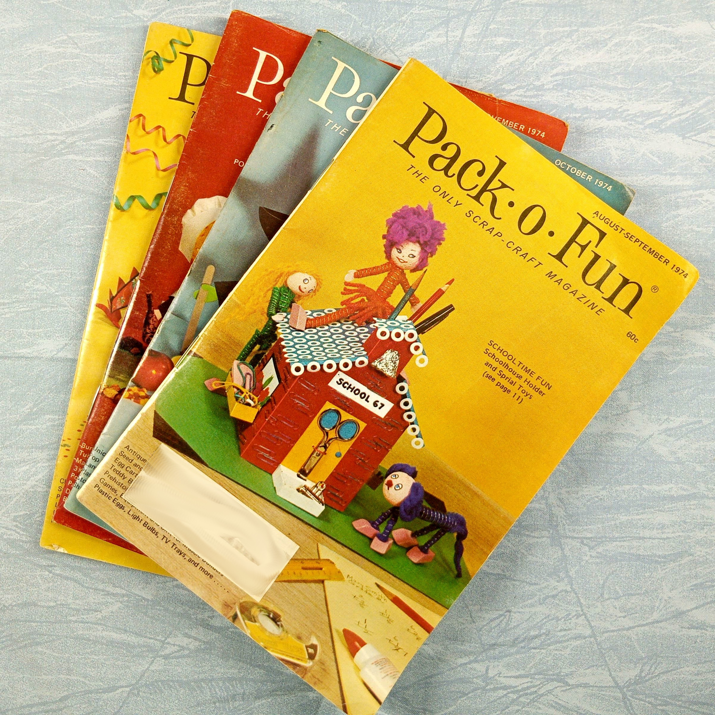 Lot of 4 Vintage 1974/1975 Pack-O-Fun Mini Scrap Craft Magazines