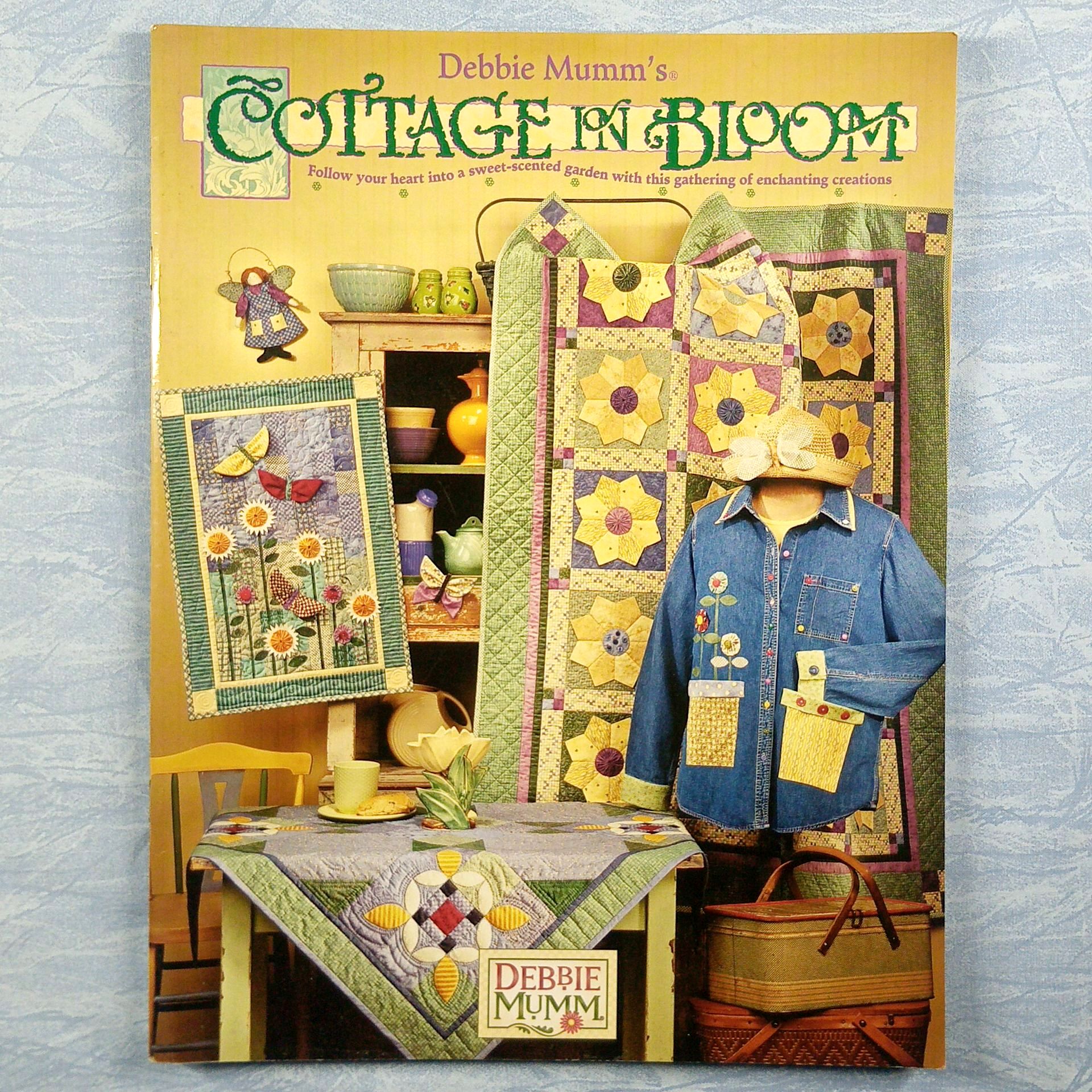 Book (SC) - Debbie Mumm's Cottage In Bloom